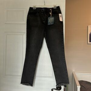 Women’s ankle jeans